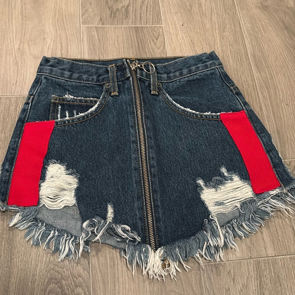 Carmar Women’s Jean Skirt With Red Stripe Size 25